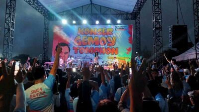 Momen Andy Idol Ajak Ribuan Warga Angkat 2 Jari di Konser Gemoy Tomohon
